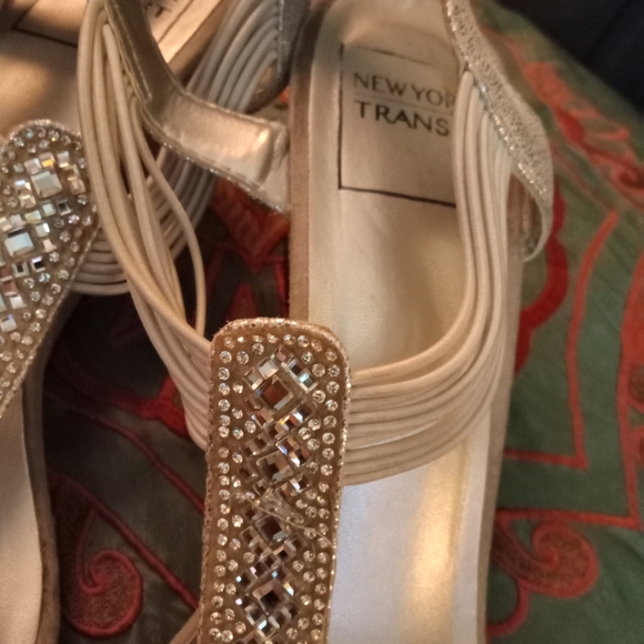 🤠New York Transit Simple Embellished  Slip On Heels Size 10M - Picture 6 of 8